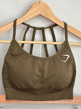 Gymshark Energy Seamless Sports Bra (S) in Olive